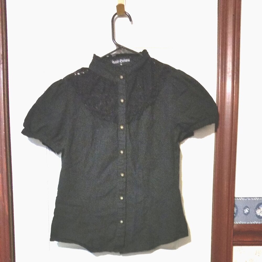 Scarlet Darkness Black short sleeved shirt with lace yoke Size Med